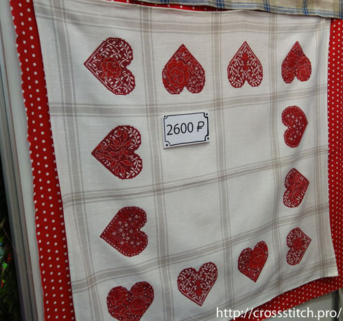 skatert-coeur-les-brodeuses-parisiennes.jpg